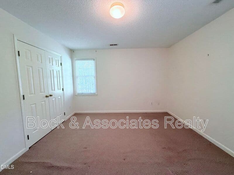 Benson House: 144 Peach Orchard Dr