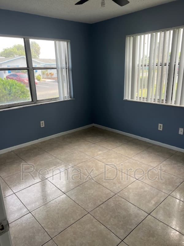 west palm beach Condo: 2675 lakehaven road w