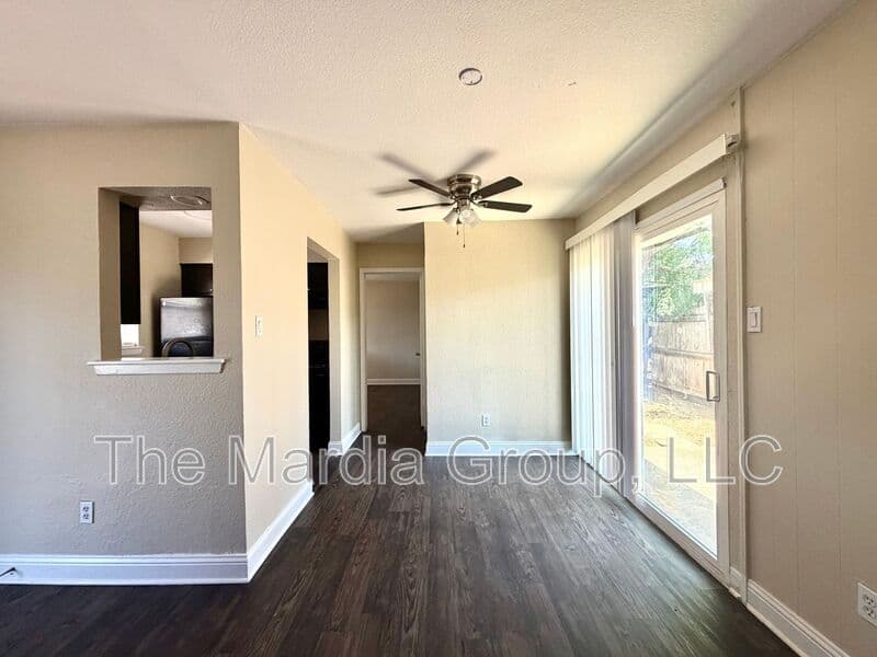 Irving House: 901 Redbird Dr