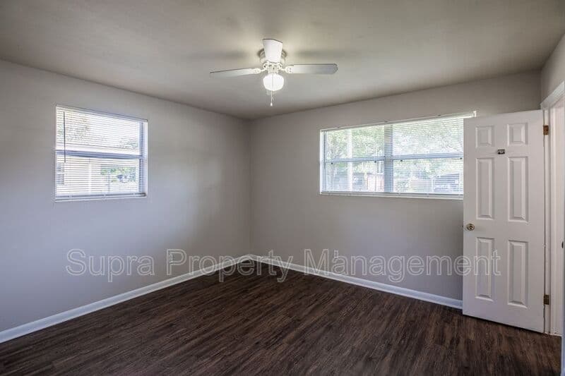 Jacksonville House: 6722 Frye Ave