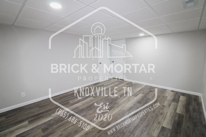 Maryville House: 1731 Lively Road
