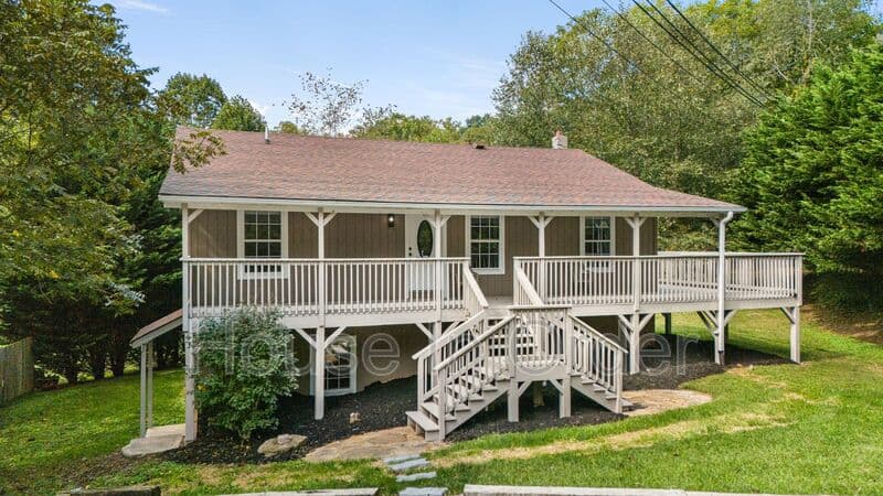Fletcher House: 38 Acorn Lane