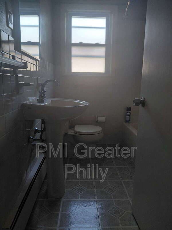 Bristol Townhome: 687 Mansion St