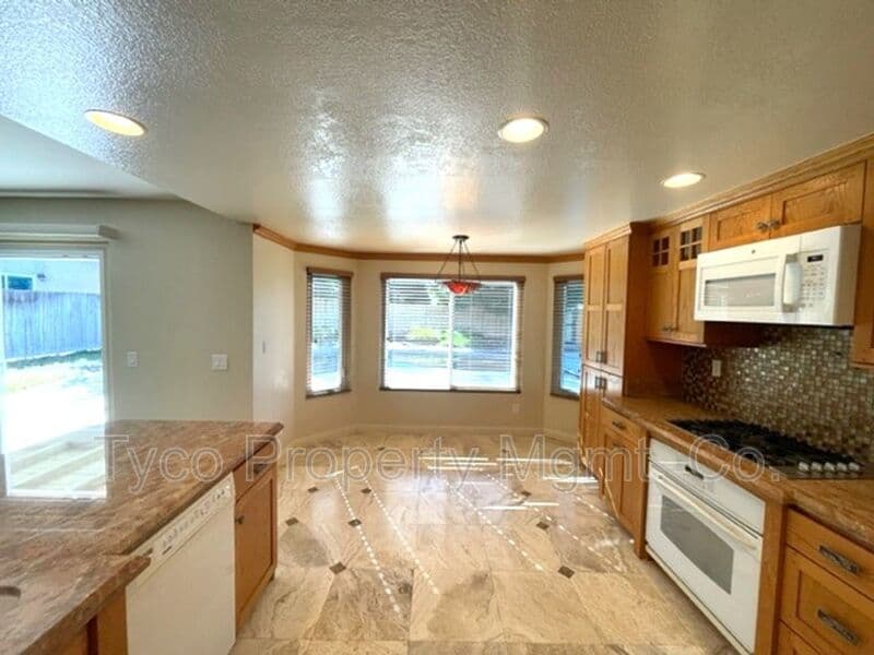 Bonita House: 526 Trailridge Drive
