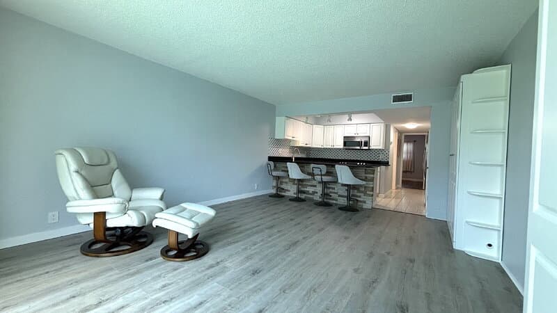 Daytona Beach Condo: 1437 North Atlantic Avenue