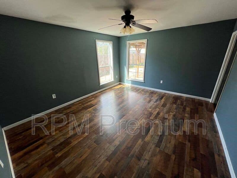 Denham Springs House: 8725 Fairoaks St
