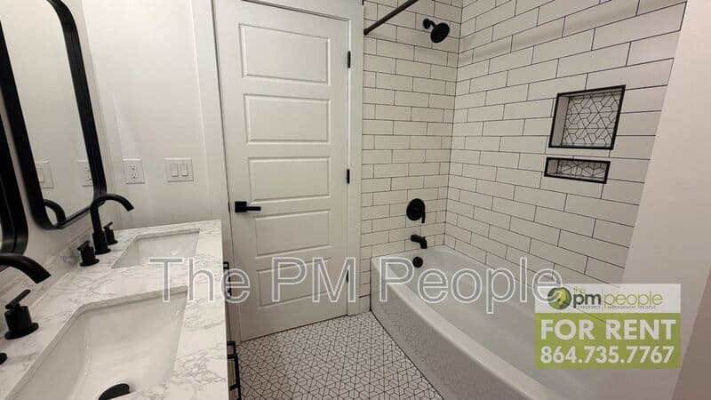 Easley House: 108 Saint Lo Cr