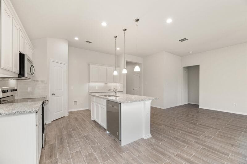 Aubrey House: 635 Frio Lane