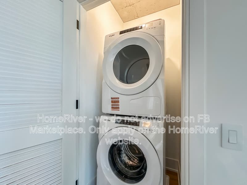 Chicago Condo: 234 W Polk St