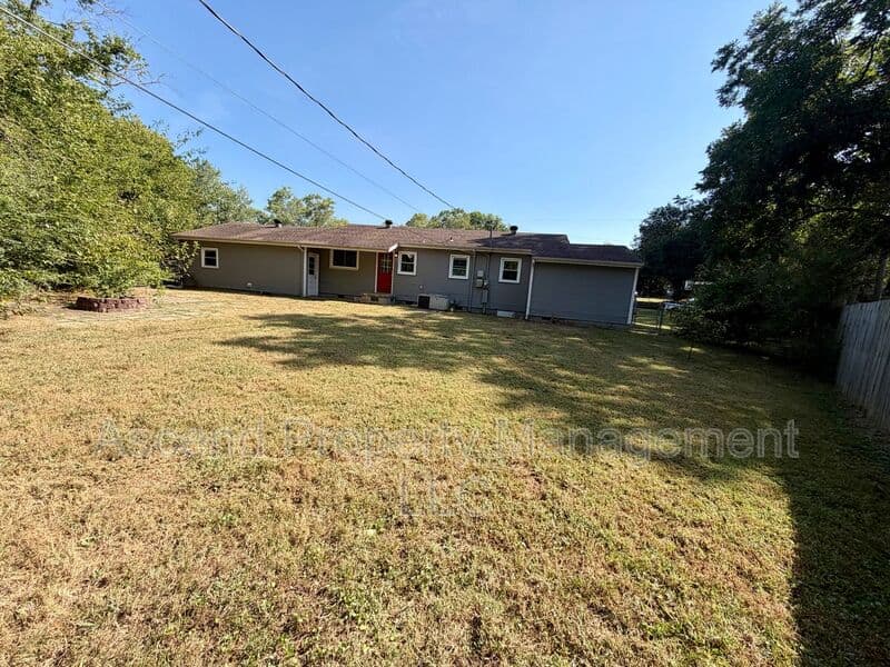 Chattanooga House: 7707 Canyon Dr