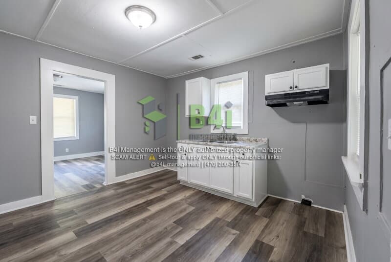 LaGrange House: 508 (304) De Groat Street