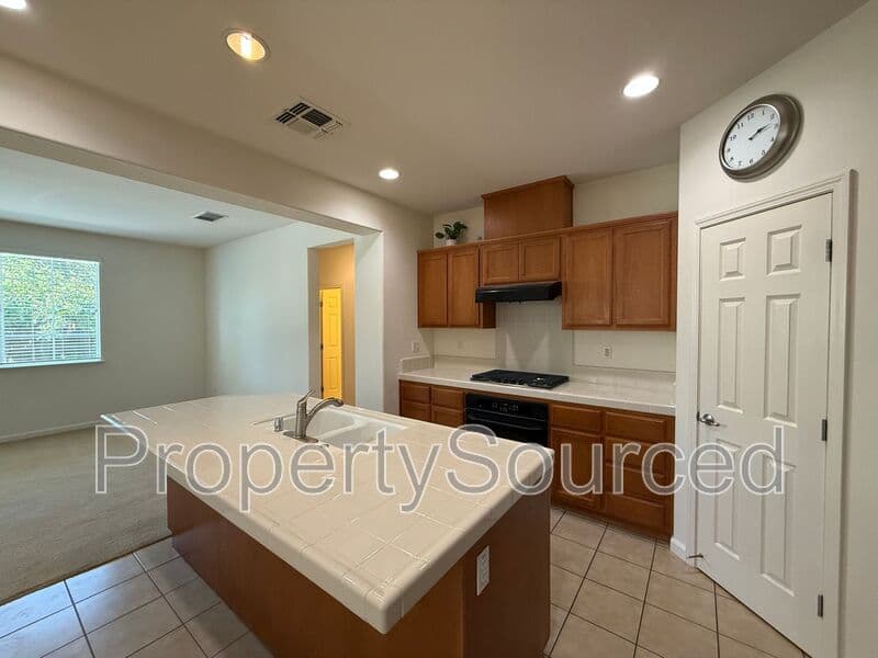 Tracy House: 2099 Frank Blondin Lane