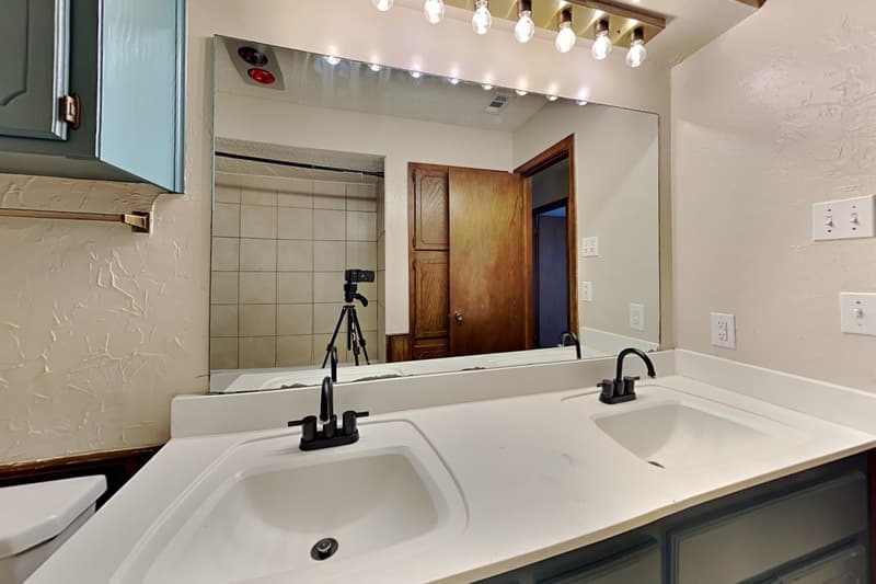 Edmond House: 2200 Sandy Creek Trl