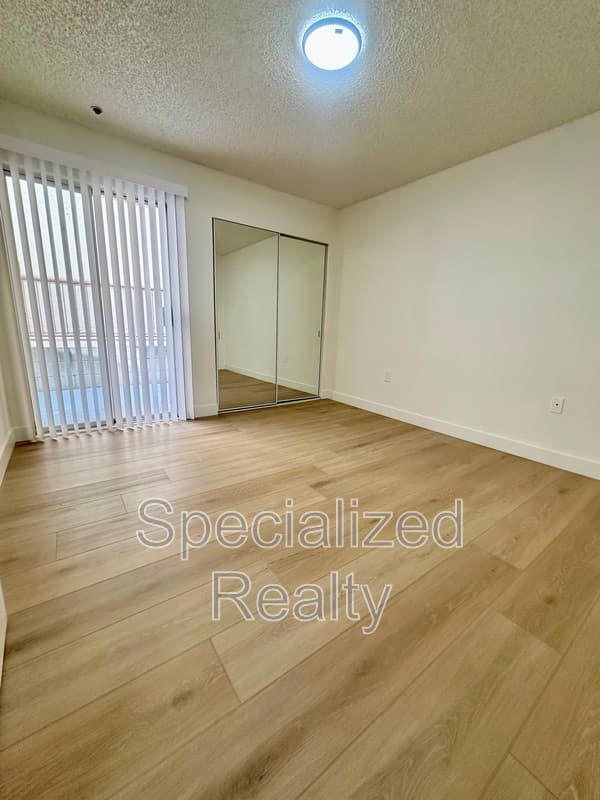Burbank Condo: 328 East Providencia Avenue