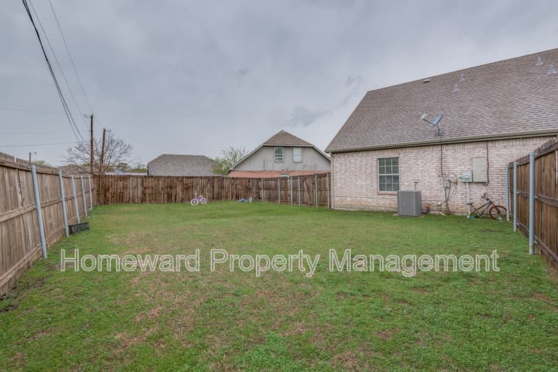 Mansfield Condo: 321 Queens Court - South