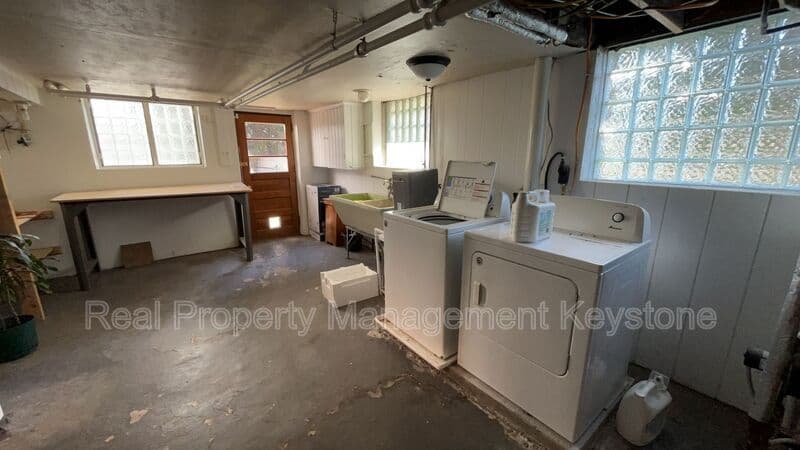 Pittsburgh House: 2329 Spokane Avenue