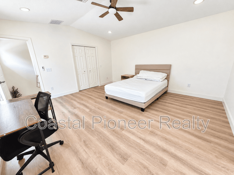 Spring Hill House: 4447 Keyes Ave
