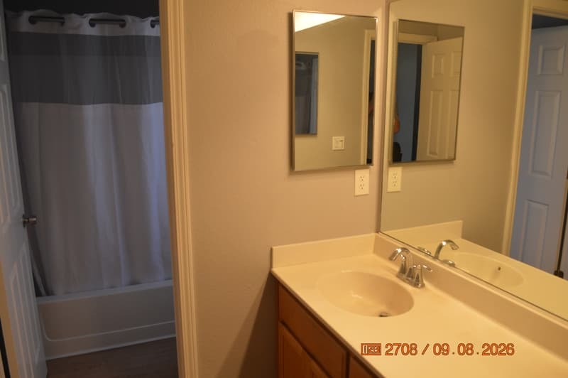 Riverbank House: 5305 Cottage Cove Drive