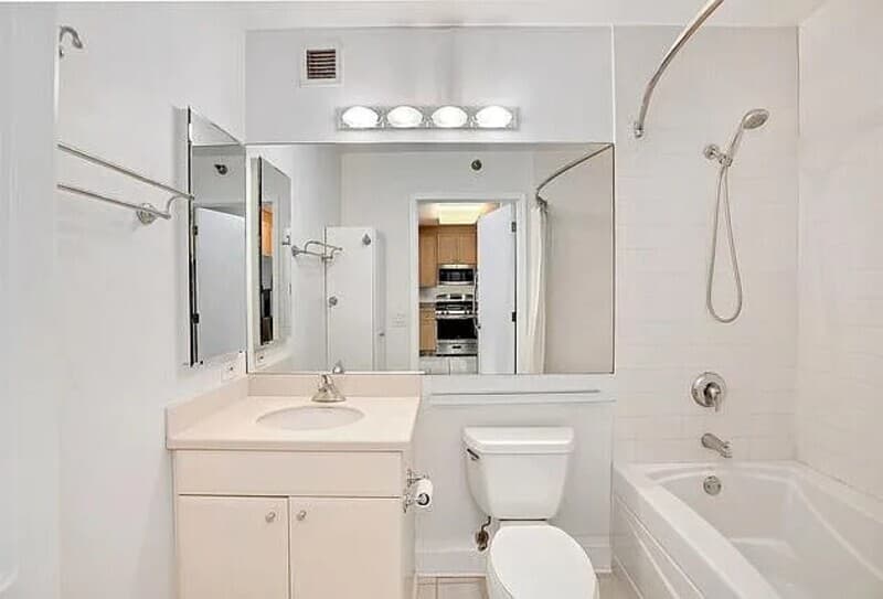 Chicago Condo: 33 W Ontario St