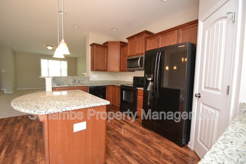 Durham House: 208 Irving Way