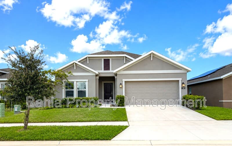 Davenport House: 348 Heroic Rd