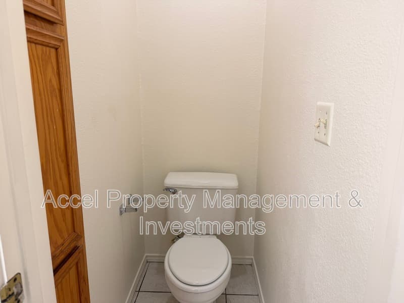 McAllen House: 6617 N. 40th