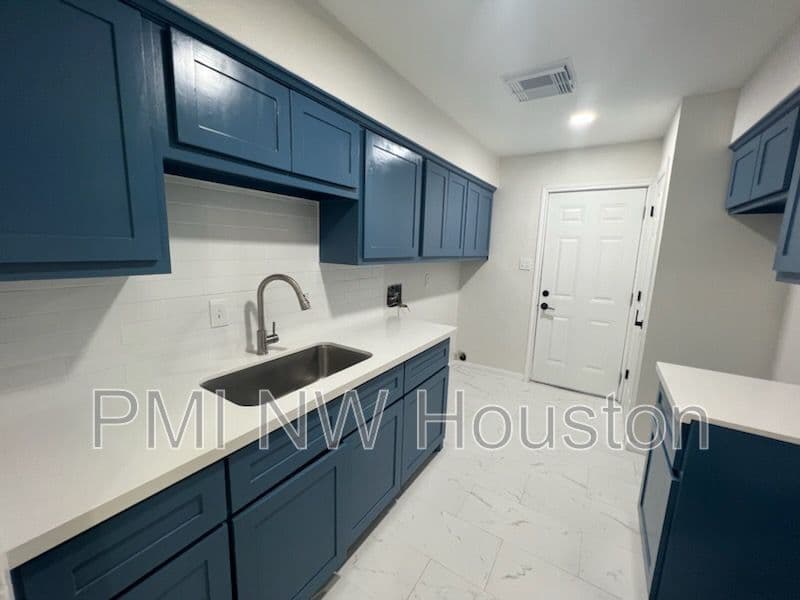 Houston Townhome: 2685 Gessner Rd