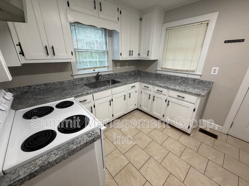 Covington House: 5118 Newton Drive NE