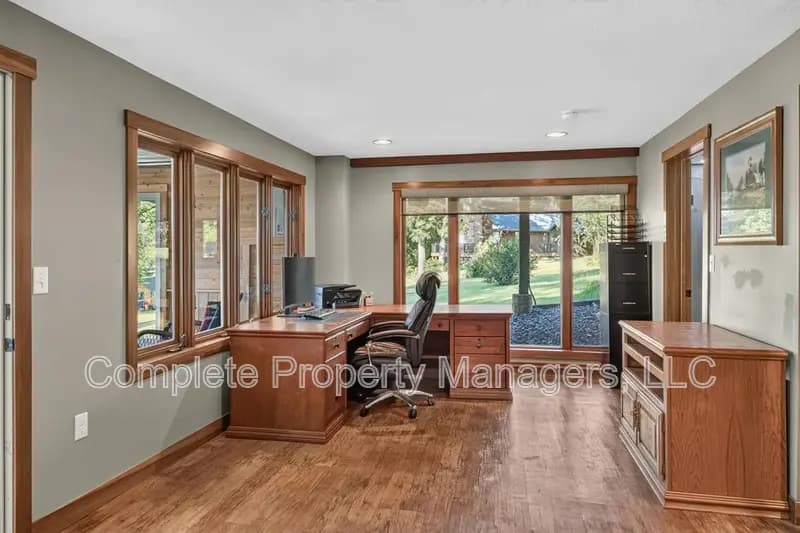 New Richland House: 23619 180th Street