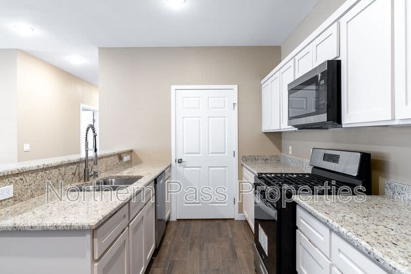 El Paso Condo: 9779 McCombs