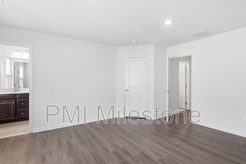 Falling Waters Townhome: 72 Norwood Dr