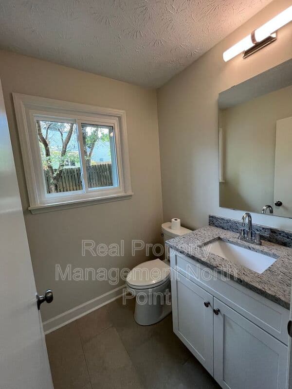 Johns Creek House: 11010 Spotted Pony Trail