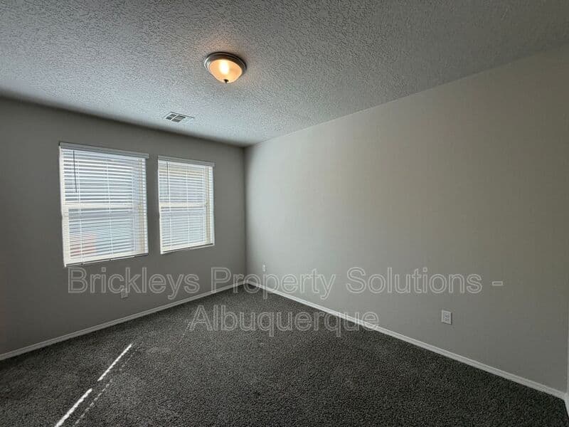 Rio Rancho House: 4875 Mount Salas St NE