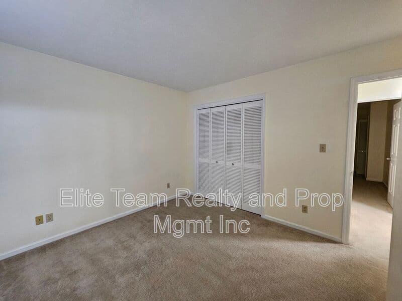 Charlotte Condo: 802 A Selwyn Oaks Ct