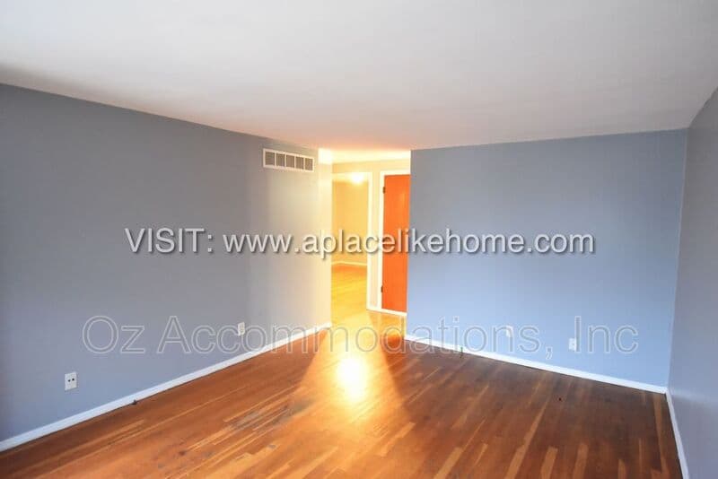 Kansas City Townhome: 5311 NE Barnes Ave