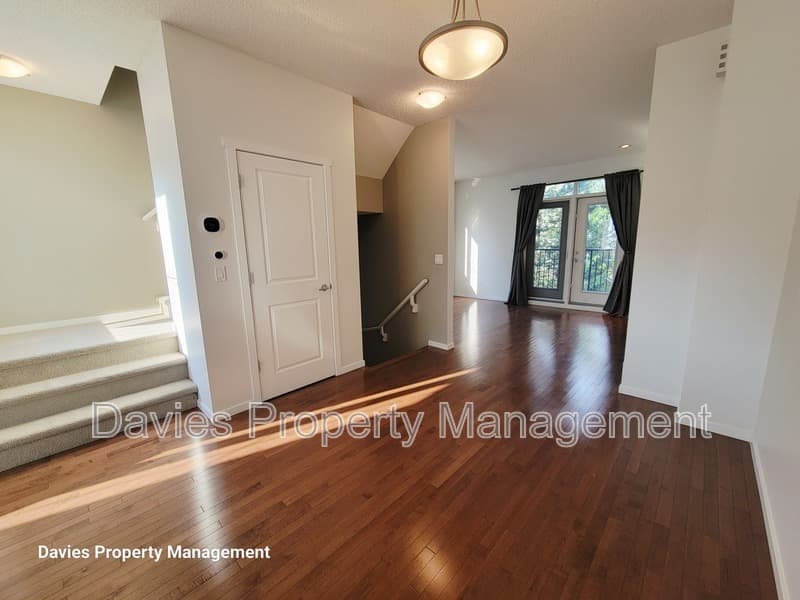 Edmonton Townhome: 603 Watt Boulevard SW