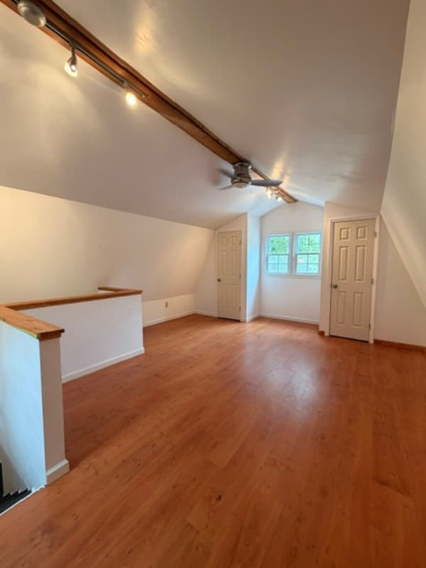 Prosperity House: 127 Oak Pointe Road