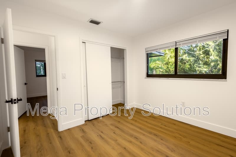 Tampa House: 307 Glen Burnie Avenue