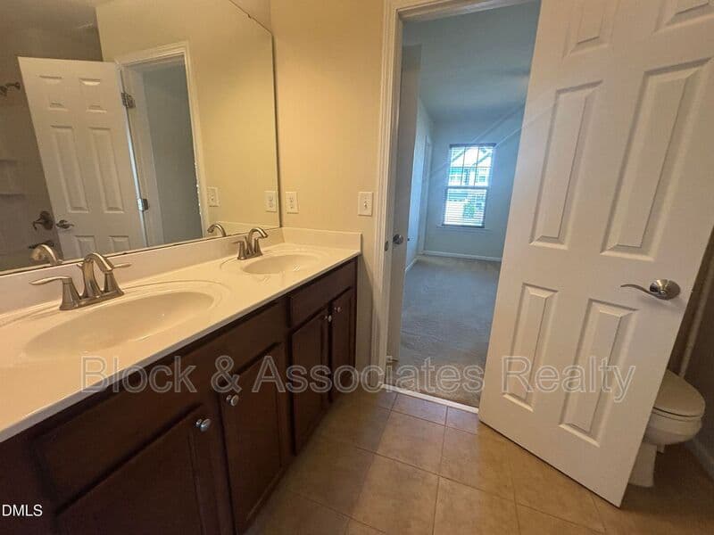Wake Forest House: 1429 Kirkwood Hill Way