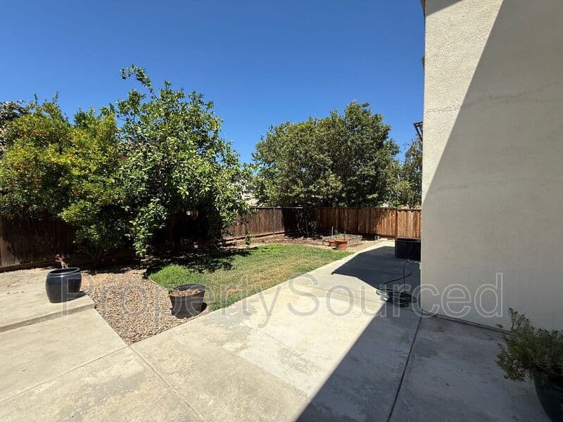 Tracy House: 2099 Frank Blondin Lane