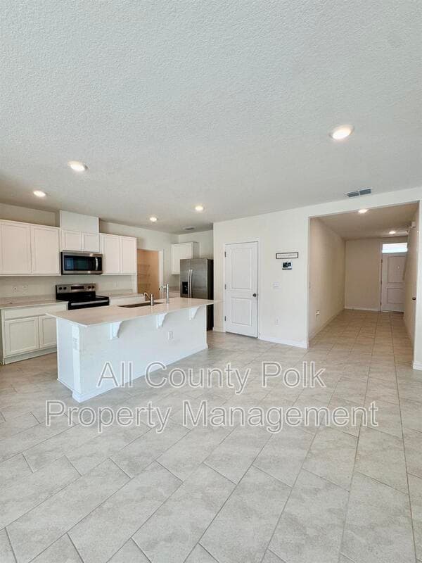 Winter Haven House: 4924 Kaia Ave