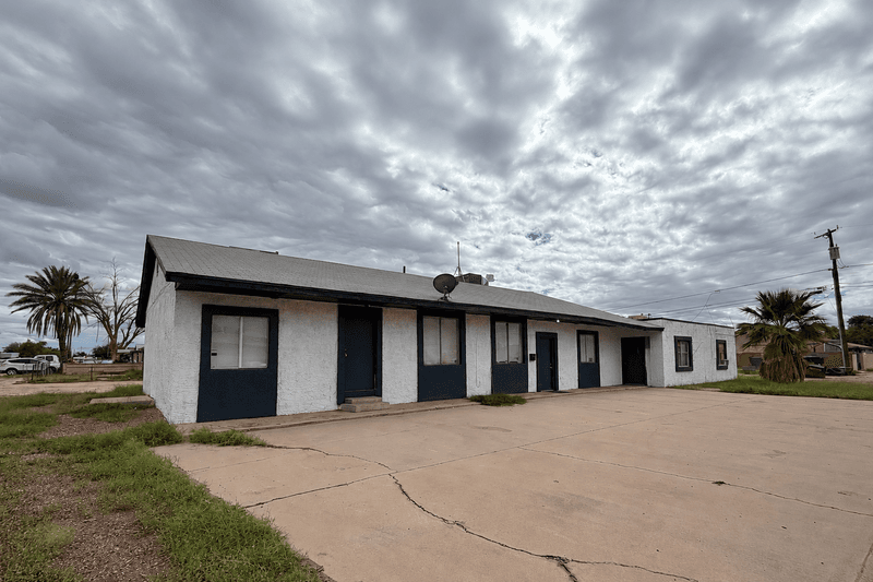 Casa Grande Apartment: 523 West 12th Street
