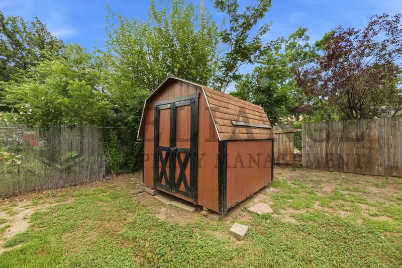 Wichita House: 9923 West Binter Lane