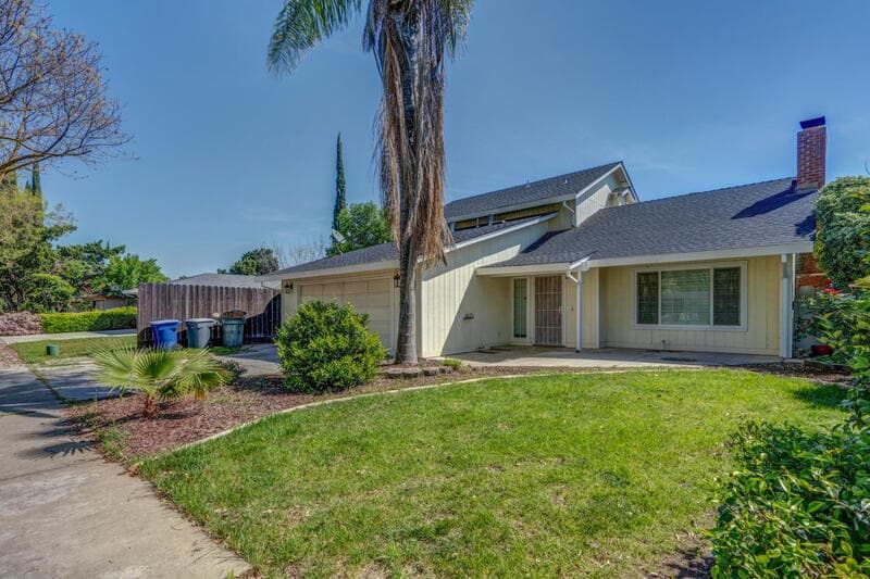 Merced House: 2768 Saratoga Avenue