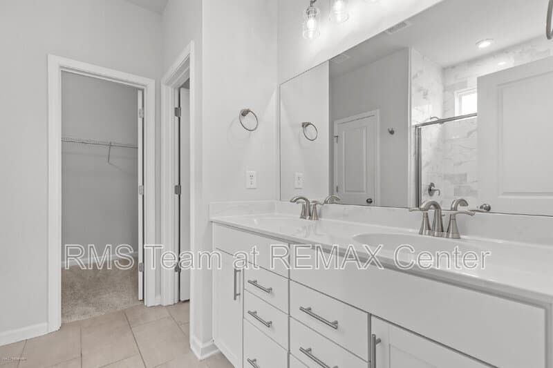 Auburn House: 1333 Maston Rd