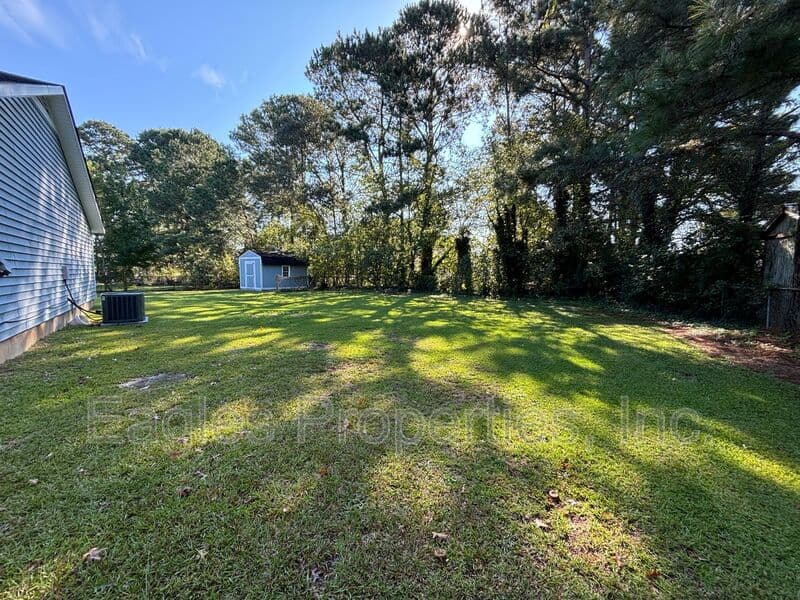 Dudley House: 102 Lakehurst Dr