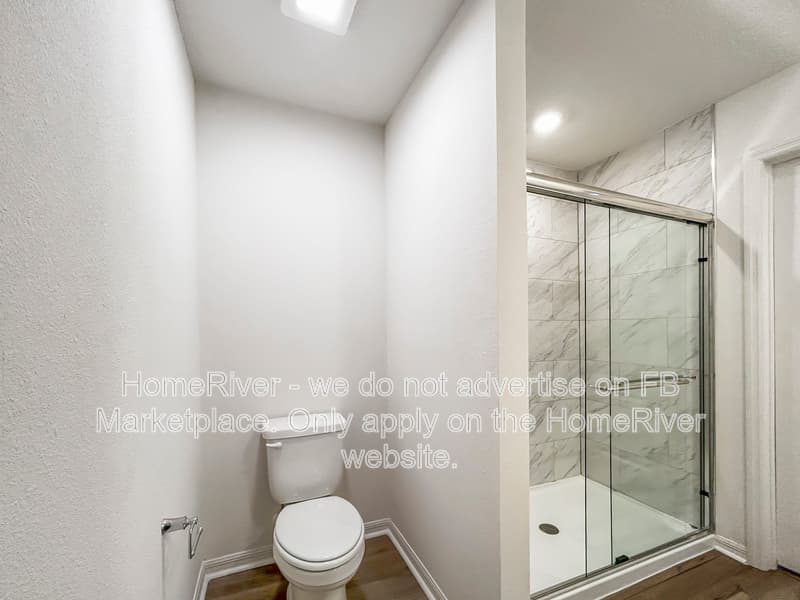 Jacksonville House: 6987 Canoe Birch Rd
