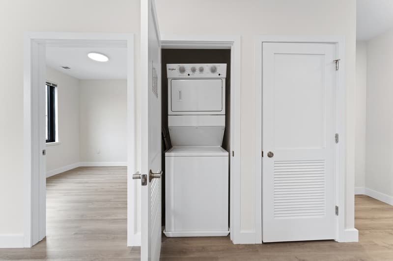 Orange Condo: 49s Day St. - 419