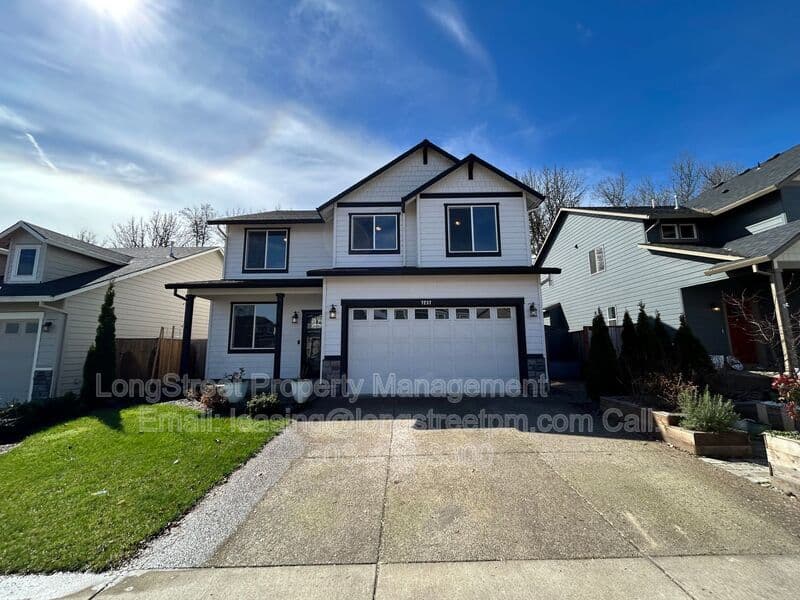 Adair Village House: 7237 SE Berg Dr