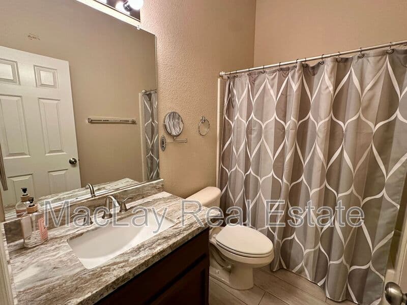 Sun Lakes House: 23724 S Pleasant Way